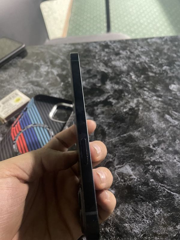 Iphone 13 сотилади срочно