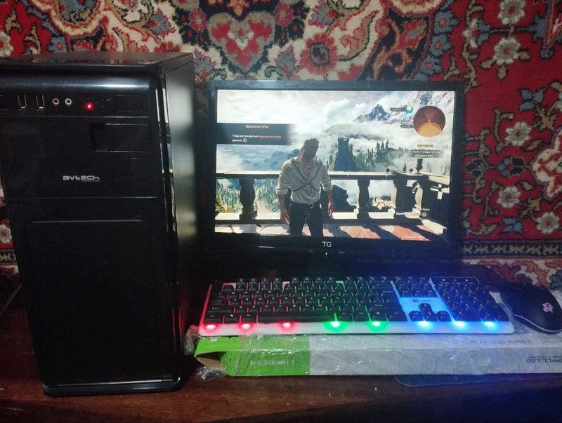 Средне Игровой Компьютер Полным Комплектом Средне Игровой Компьютер Полным Комплектом