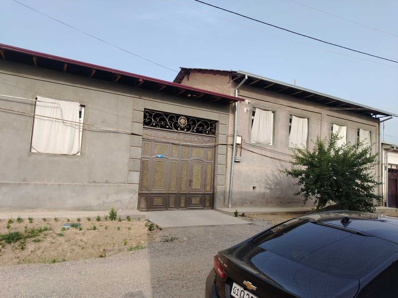 Uy hovli sotiladi o'zimizniki Maklermasmiz Uy hovli sotiladi o'zimizniki Maklermasmiz