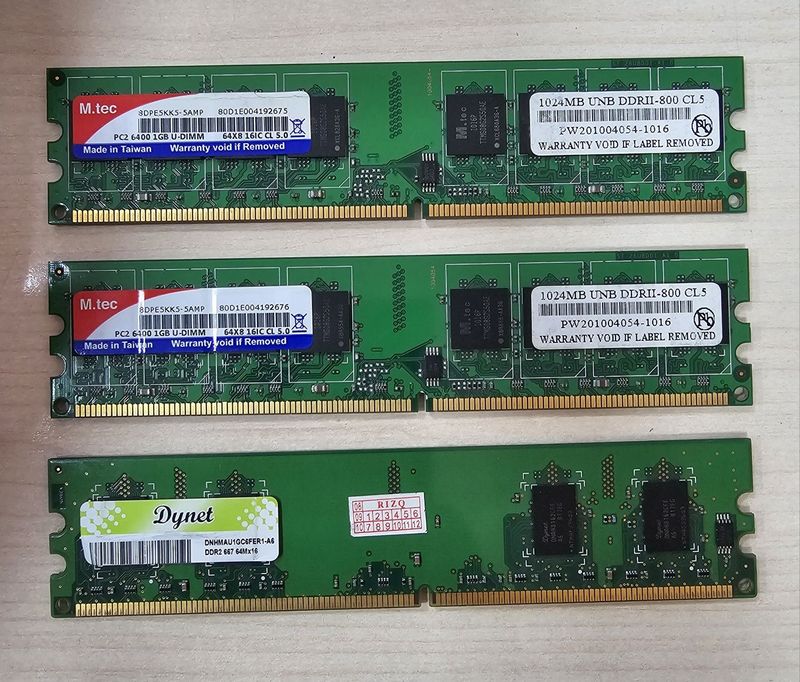 Оперативки DDR 2 - 800 по 1 Gb 3шт. Цена за всё