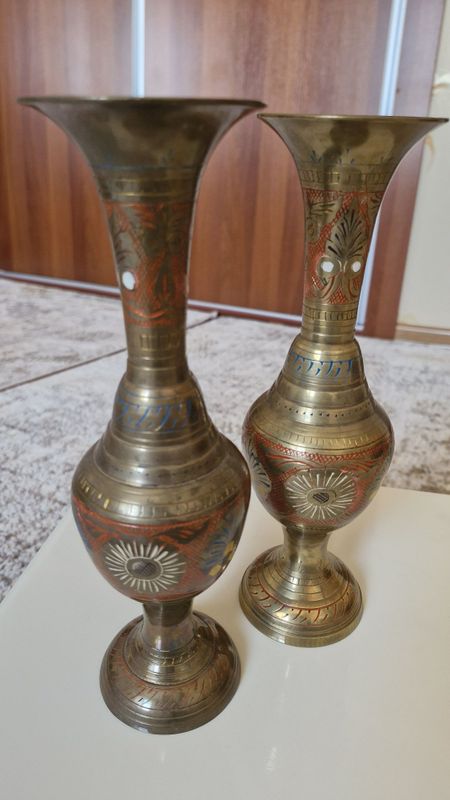 Вазы индийские 2 штуки