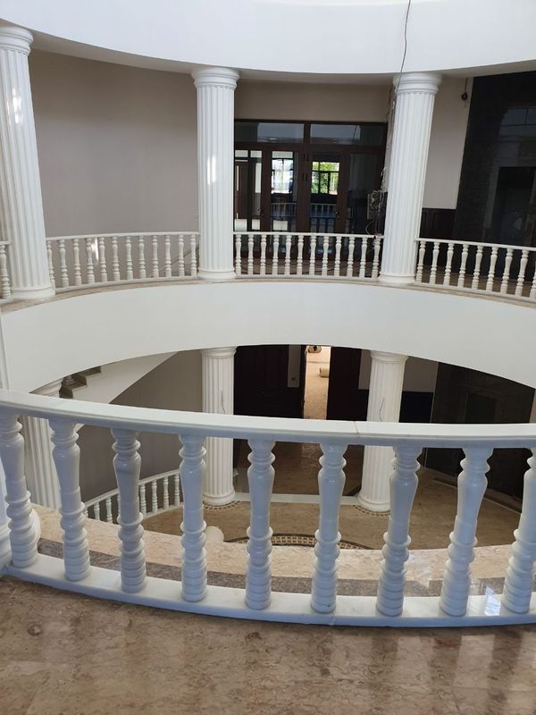 Мраморная столбы в комплекте продам даром