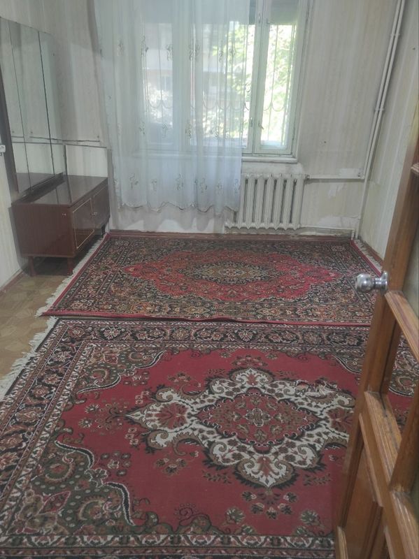 Farhod bozori yonida 2 xonali kvartira, bollar uchun sheriklikka.