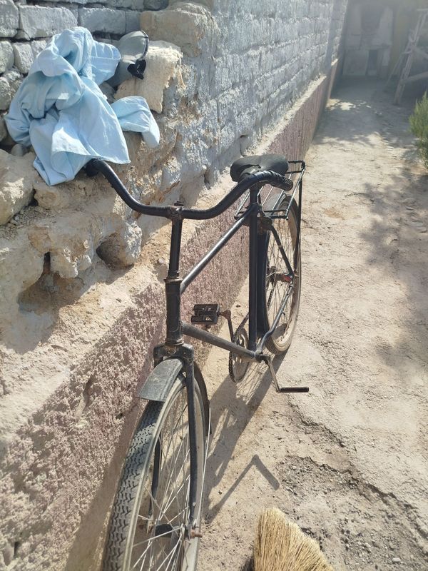 Velosiped sotiladi Velosiped sotiladi