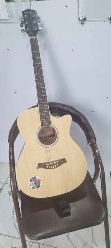 Gitara akkustik holati ideal