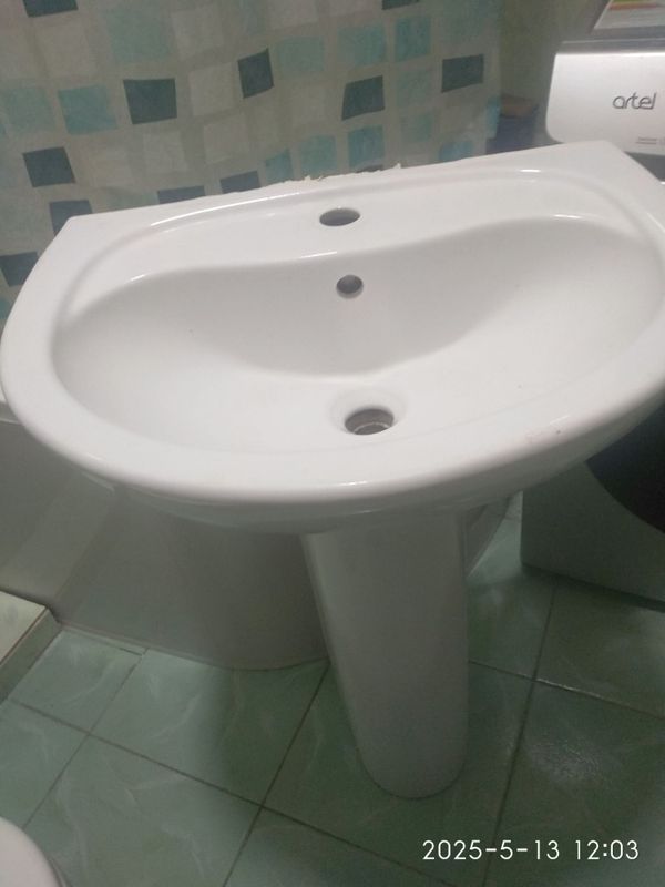 Rakvina sotiladi Rakvina sotiladi
