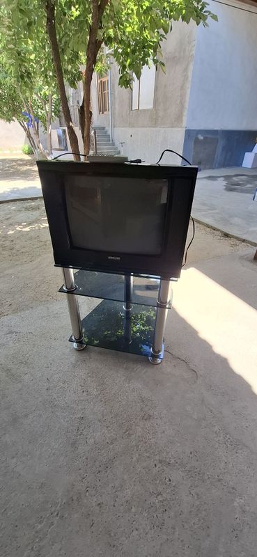 Televizor + dazmol holati z'or Televizor + dazmol holati z'or