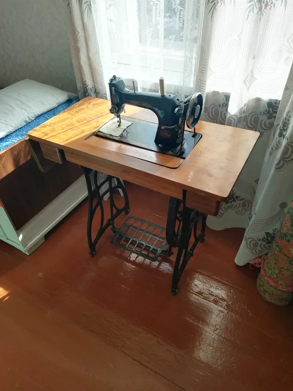 Швейная машинка ножная