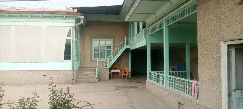 Уй сотилади срочно Уй сотилади срочно