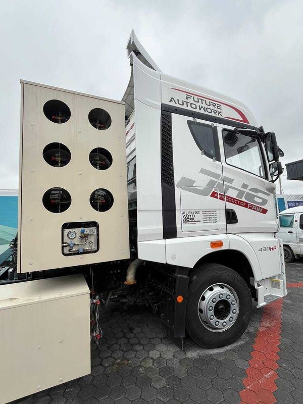YANGI Tyagach FAW JH6 6x4 12 gaz balonlik podushka naqtga 76.750 $ !!! YANGI Tyagach FAW JH6 6x4 12 gaz balonlik podushka naqtga 76.750 $ !!!