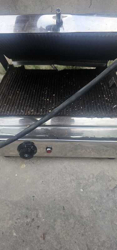 Toster bor 1.5 oy ishlagan atigi