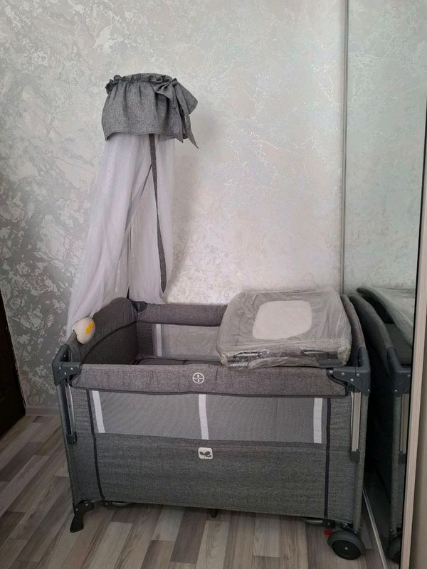 Продаю детскую кроватку в хорошем состоянии Продаю детскую кроватку в хорошем состоянии