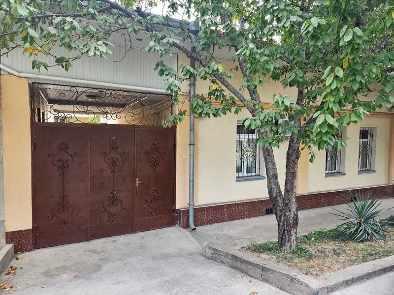 Продаётся дом 3,5 сот в Юнусабадском районе рядом с ботаническим садом