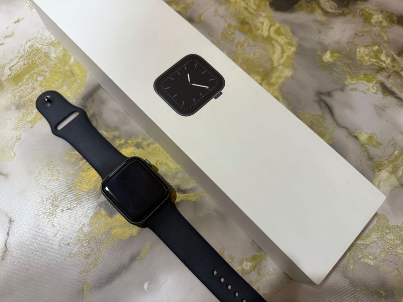 Apple watch series 5 44mm Apple watch series 5 44mm