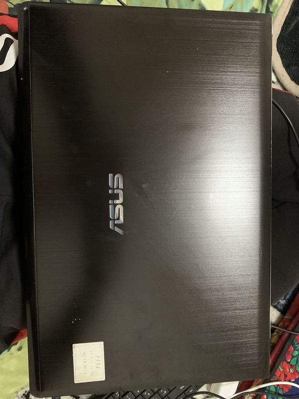 Noutbuk Asus core i7