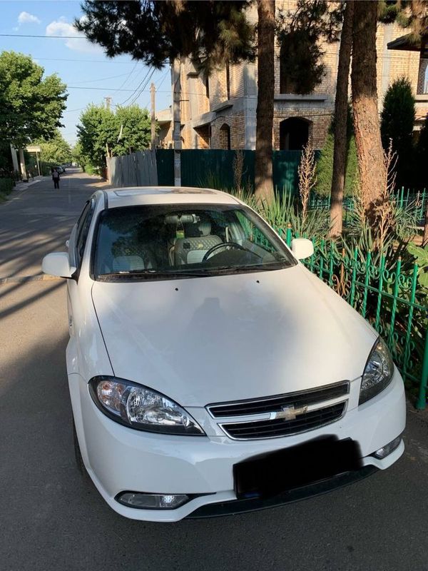Gentra Lacetti сотилади СРОЧНО! Gentra Lacetti сотилади СРОЧНО!