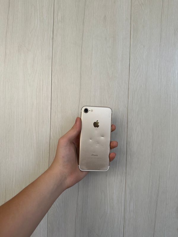 iPhone 7 128 GB iPhone 7 128 GB