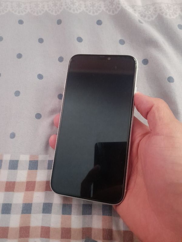 Iphone Xr aybi yoq Iphone Xr aybi yoq