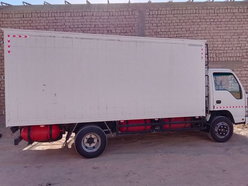 ISUZU 2014. Сотилади холати аьло ISUZU 2014. Сотилади холати аьло