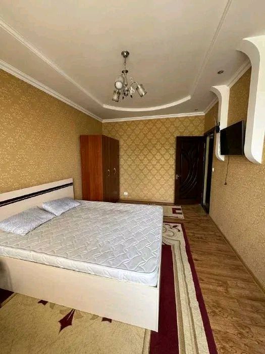 400$ 1xona Yakkasaroy 400$ 1xona Yakkasaroy