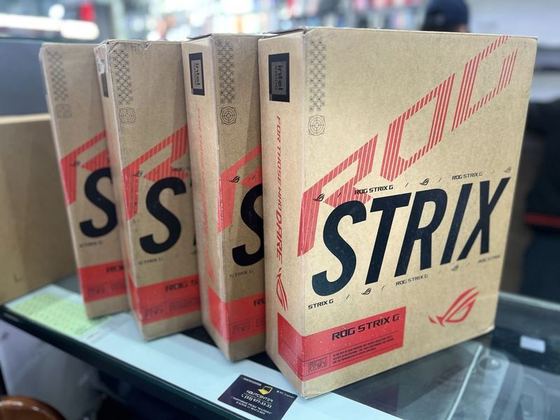 ASUS ROG STRX G16 intel i7-13650HX RTX 4070 ASUS ROG STRX G16 intel i7-13650HX RTX 4070