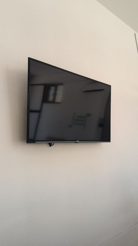 Телевизор Artel 43 Телевизор Artel 43