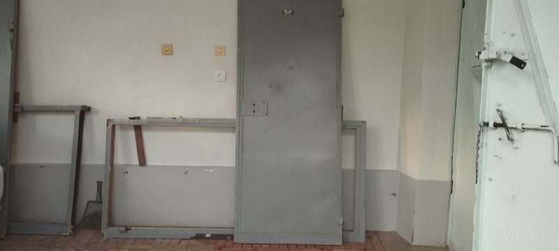 Двери продаю срочно