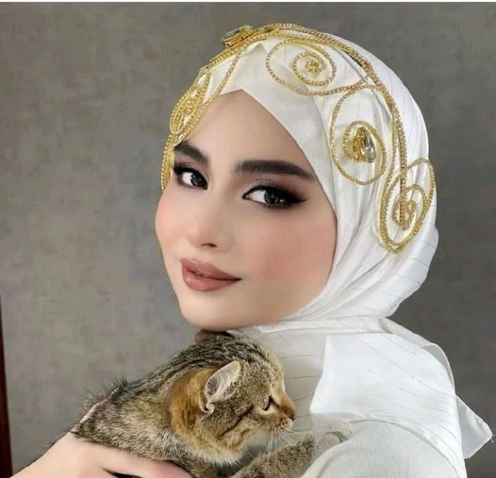 ayollar uchun diyadema