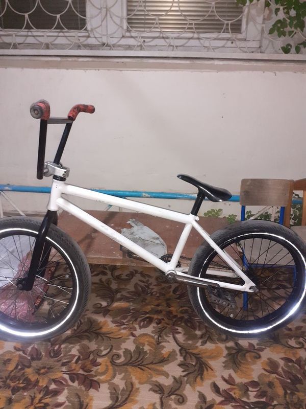 Продам bmx в отличном состоянии. Продам bmx в отличном состоянии.