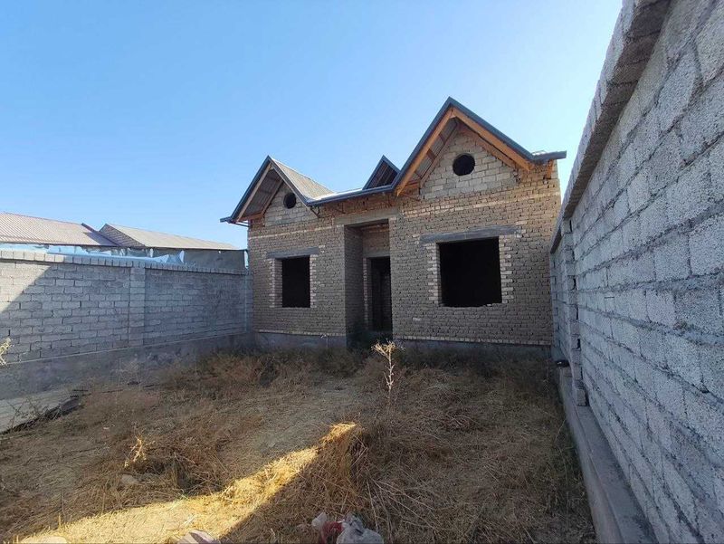 Уй сотилади Абдула Ортиковда 3 сотих 4 та хона Нархи 39000