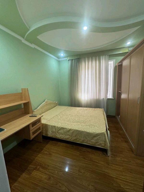 Продаётся 3-комнатная квартира на Ойбеке Продаётся 3-комнатная квартира на Ойбеке