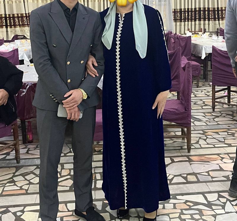 Ayollar kiyimi svorovskiy toshlar bn bezalgan Ayollar kiyimi svorovskiy toshlar bn bezalgan
