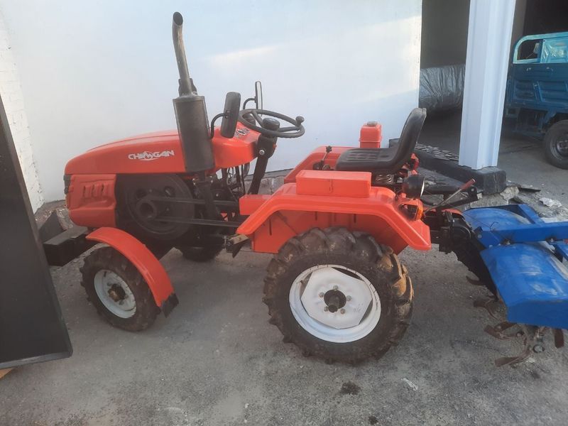 Mini Traktor sotiladi