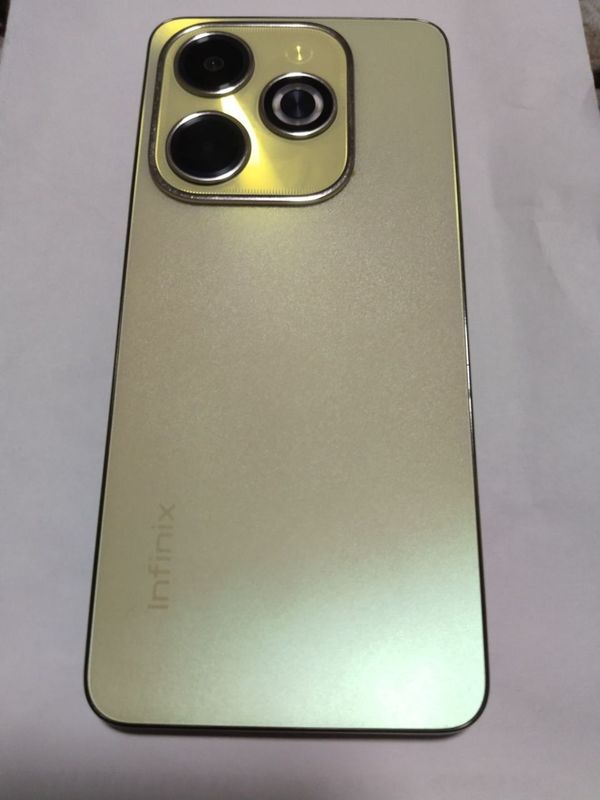 Infinix Hot 40 i sotiladi Holati ideal Infinix Hot 40 i sotiladi Holati ideal