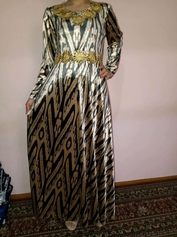 Ayollar kiyimi Ayollar kiyimi