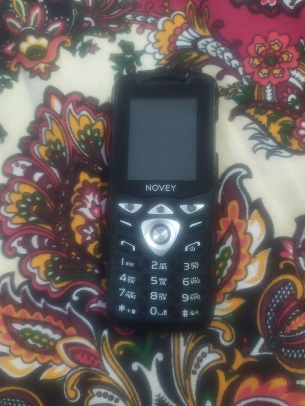 Telefon sotiladi ishlatilgan narxi 100000