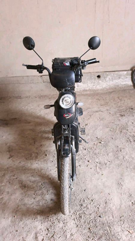 Bonvi scoter sotiladi. Narxi 3mln. Yana kelishamiz Bonvi scoter sotiladi. Narxi 3mln. Yana kelishamiz