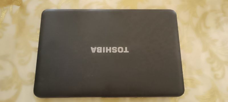 Noutbuk (toshiba) Noutbuk (toshiba)