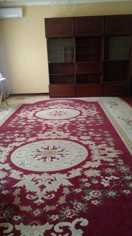 Gilam sotiladi 7ga 4.5 Gilam sotiladi 7ga 4.5