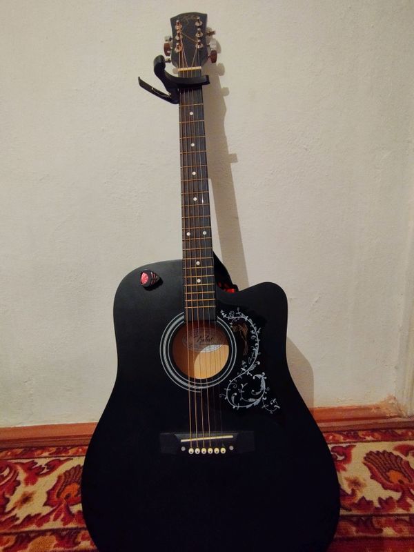 classic gitara barcha aksesuarlari bor classic gitara barcha aksesuarlari bor