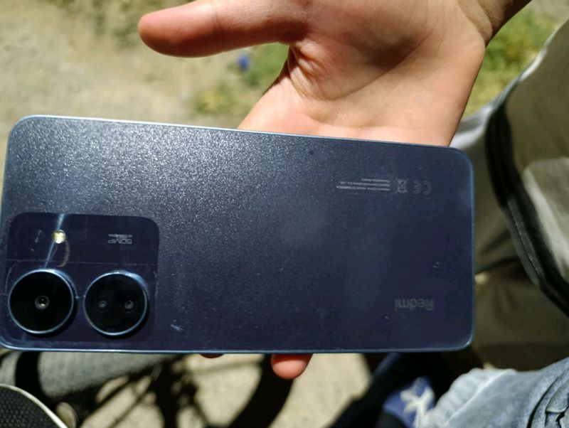 Redmi 13 c 4/128 GB oldi ekrani singan qogan.zoʻr Redmi 13 c 4/128 GB oldi ekrani singan qogan.zoʻr