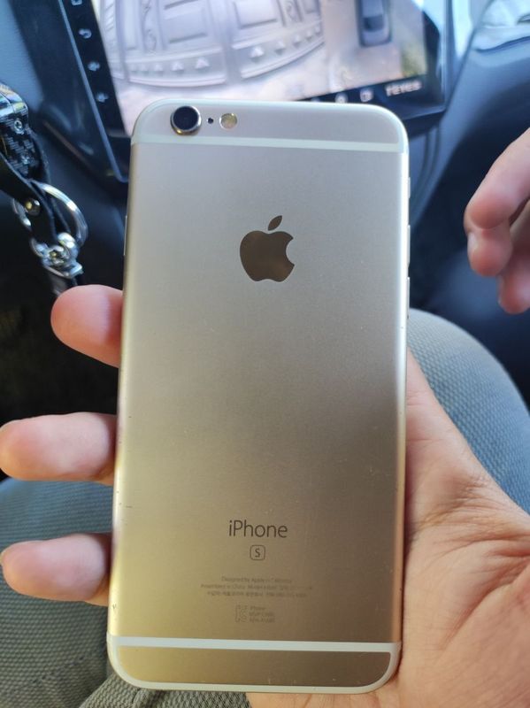 Iphone 6 s. Holati zo'r. Xotira 128 gb. Rangi gold. Ёмкисть: 87%