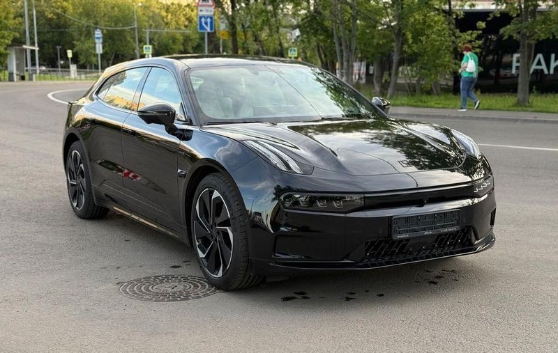 Zeekr 001 4WD 3,8 сек 2023 Zeekr 001 4WD 3,8 сек 2023