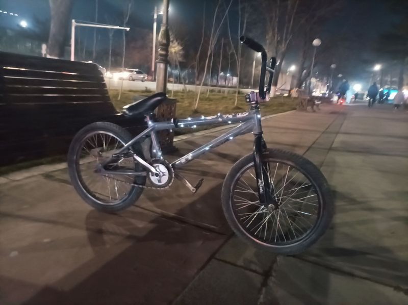 Продаю BMX в хорошем состояни катался мало продаю срочно покупаю новый