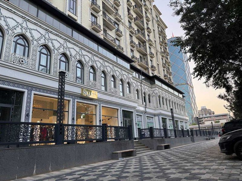 Сдается коммерческое помещение на 1 линии 305 и 315 м2 вдоль дороги Сдается коммерческое помещение на 1 линии 305 и 315 м2 вдоль дороги