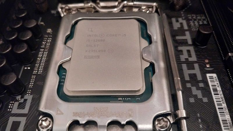 Процессор Core i5 12600 Сокет LGA 1700. Из США. Процессор Core i5 12600 Сокет LGA 1700. Из США.