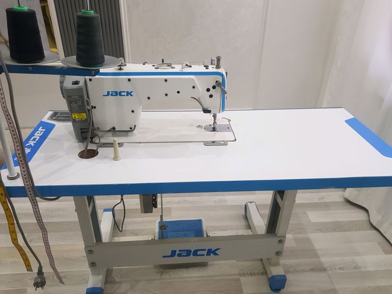 продам швейную машину jek строчка