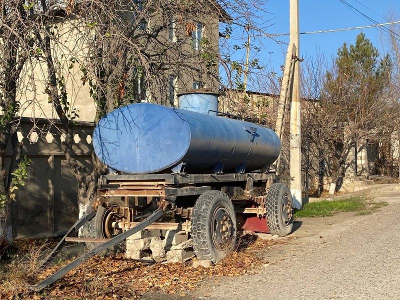 Suv bochka sotiladi!