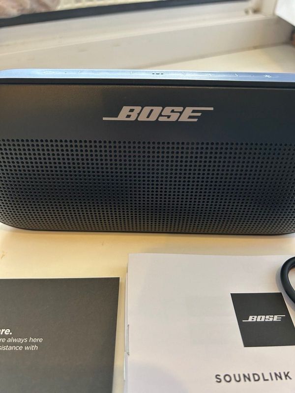 Продаю блютуз колонку “Bose” фантаст звучание басов и высоких частот!