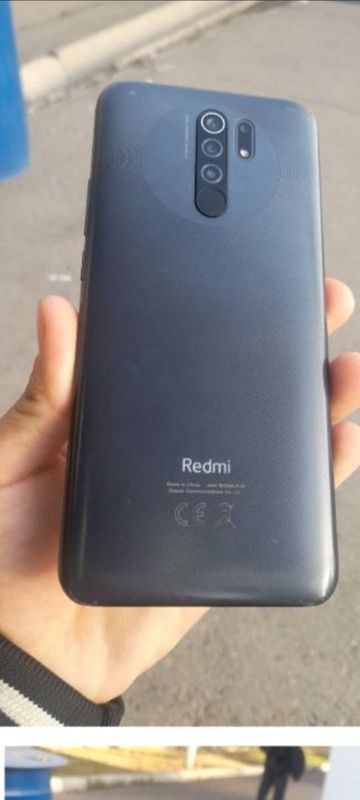 Redmi 9 sotiladi .4/128 xotira Karobka dakument bor.